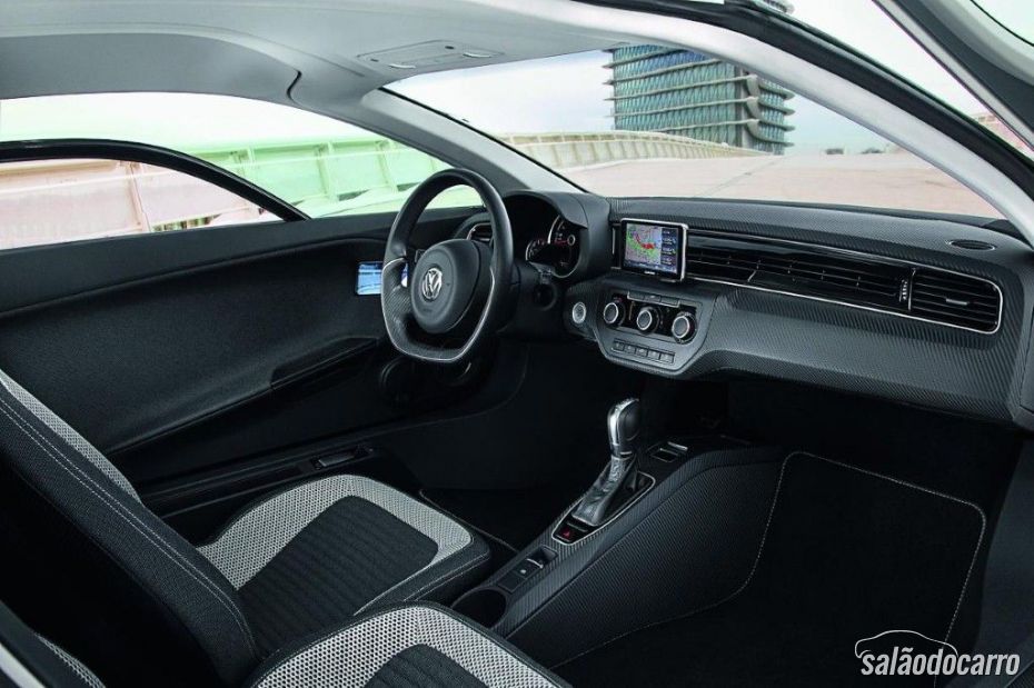 Volkswagen XL1 possui pouco espaço interno.
