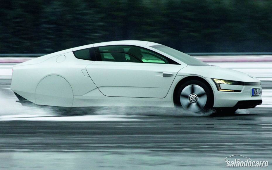 Volkswagen XL1 é o carro mais econômico do mundo. 