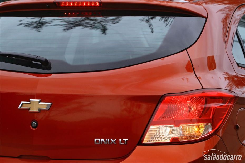 Chevrolet Onix 1.0 LT - Detalhe da lanterna