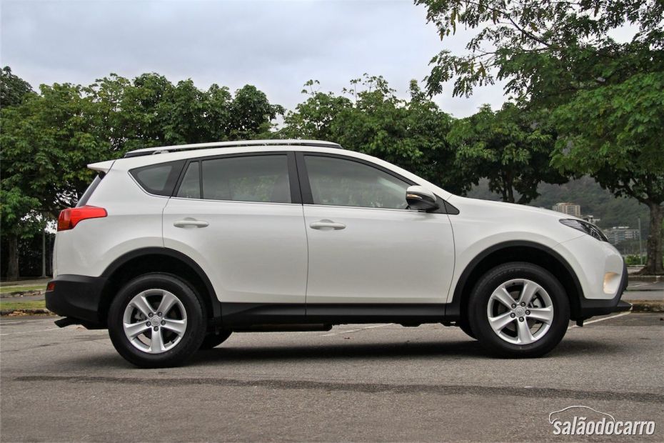 Lateral da RAV4