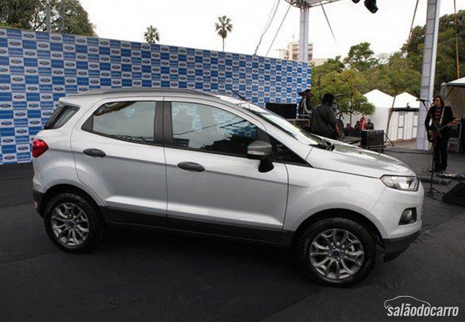 Versão mais básica do Ford EcoSport sai da linha 2015