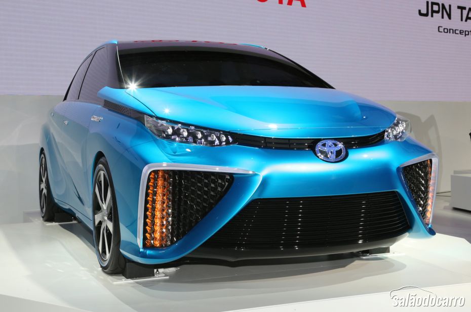 Toyota anuncia carro movido a hidrogênio para 2015