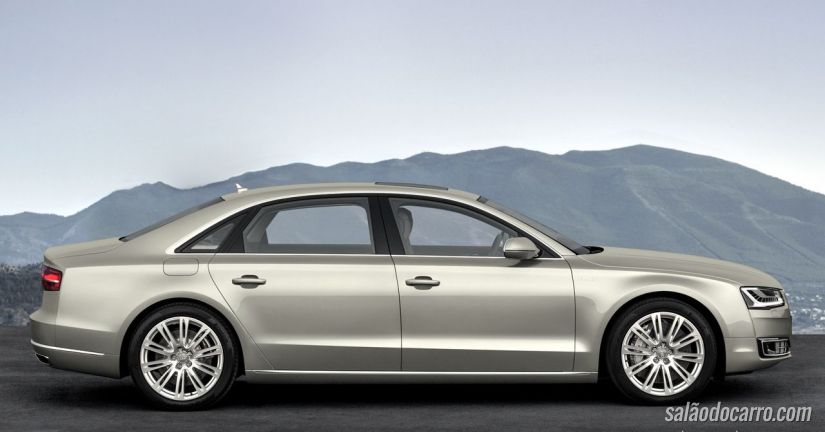 Audi A8 longo chega às concessionárias por R$ 750 mil