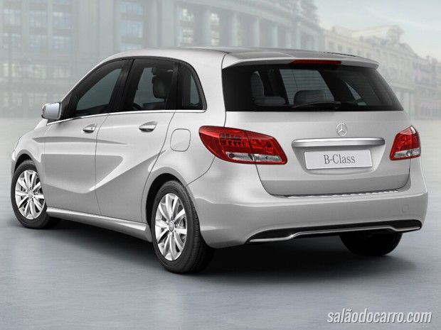 Mercedes traz ao Brasil sua minivan B200 renovada por R$ 128.900