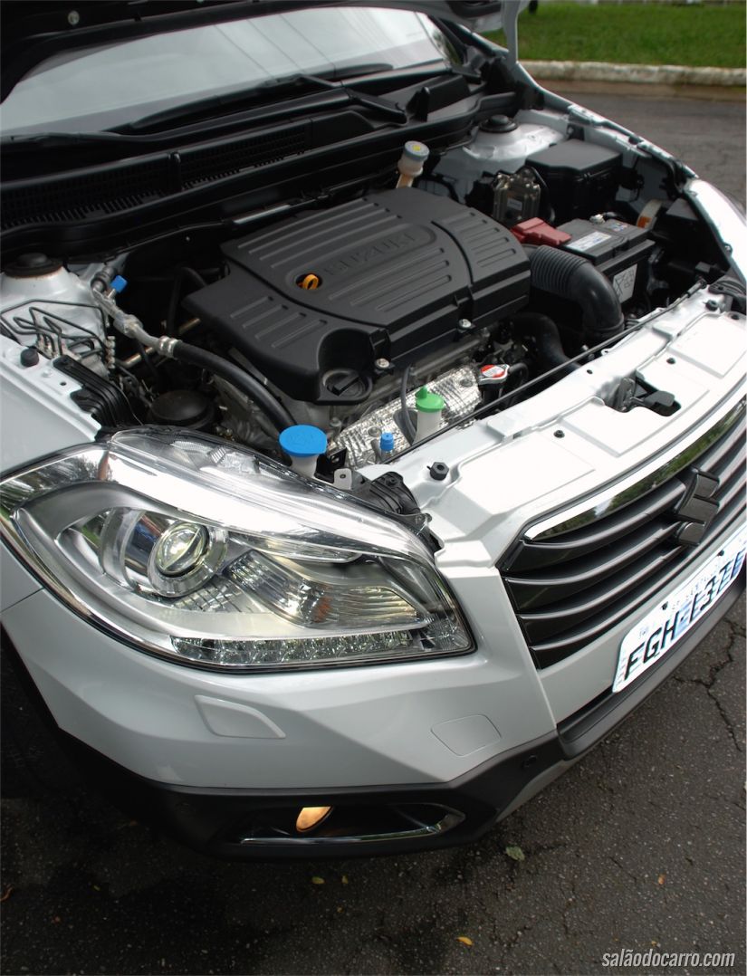 Sob o capô, o motor rende até 120cv