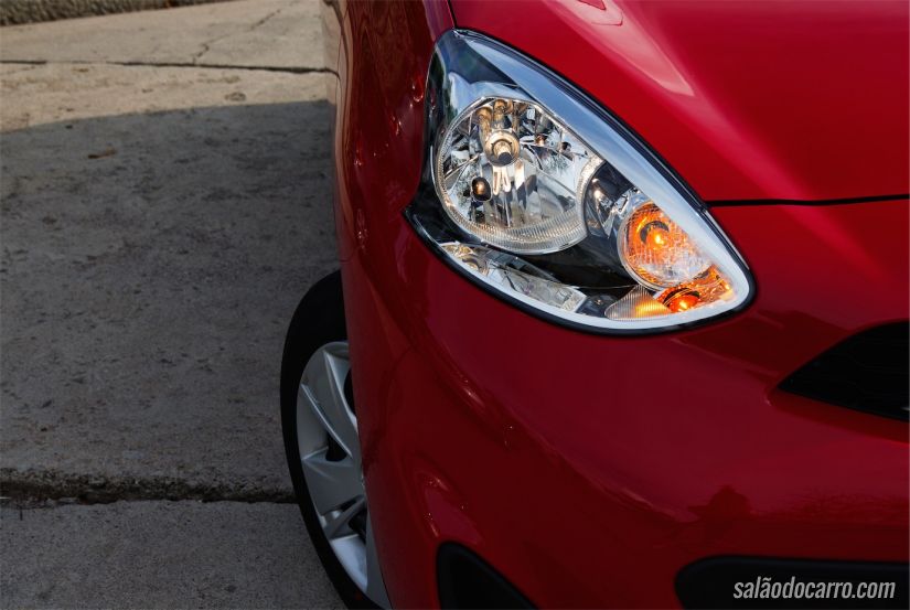 Nissan March 1.0 S