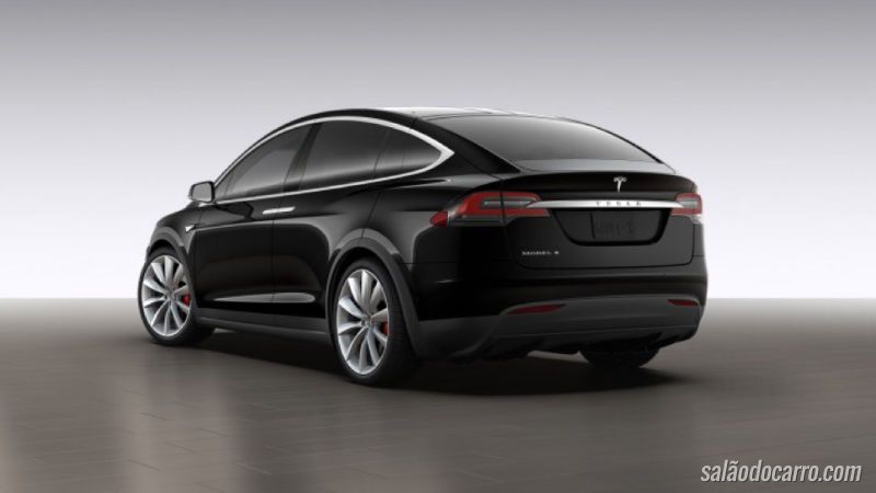 Tesla Model X chega com preços a partir de US$ 132 mil