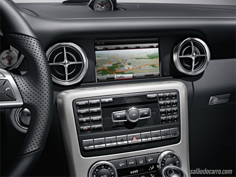 SLK 300 chega ao Brasil