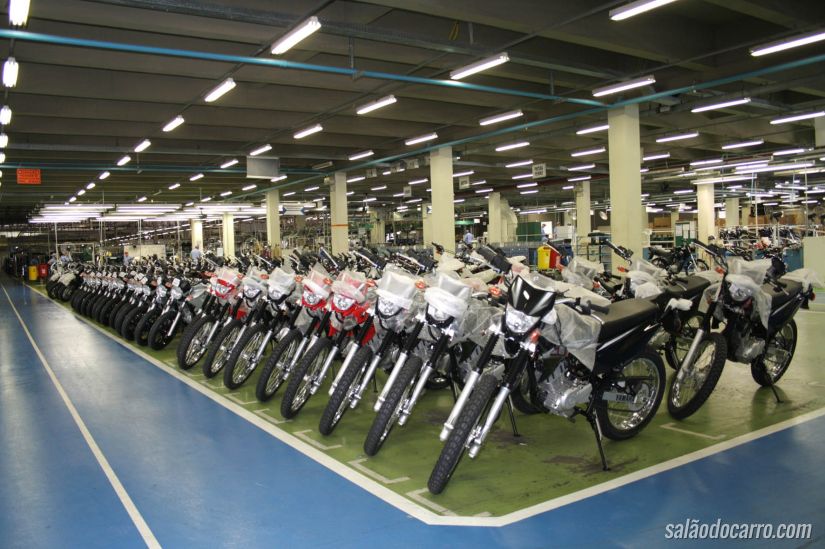 Produção de motos cai em outubro de 2015