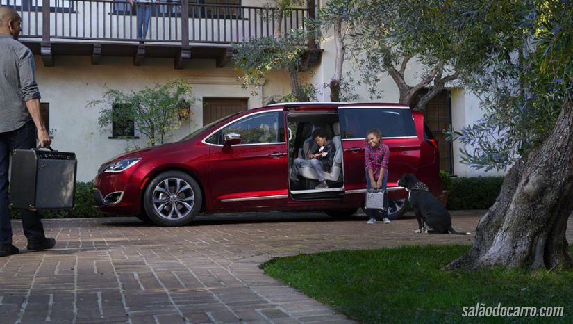 Chrysler mostra nova minivan Pacífica 