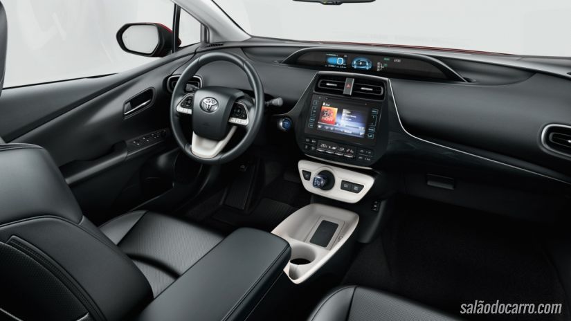 Novo Prius custa R$ 119.950 e vem recheado de tecnologia