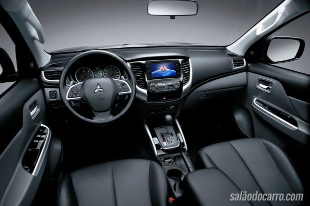 Mitsubishi L200 Triton Sport chega em outubro