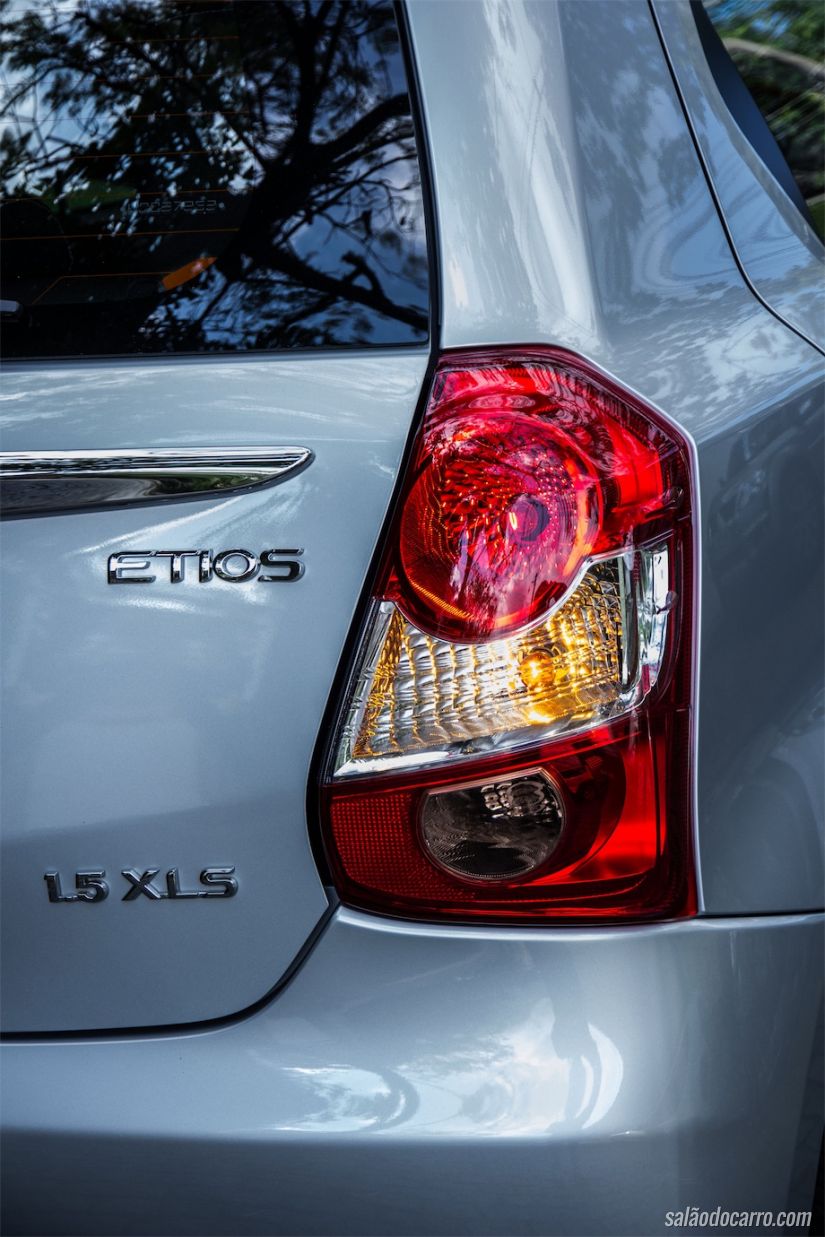 Toyota Etios XLS automático