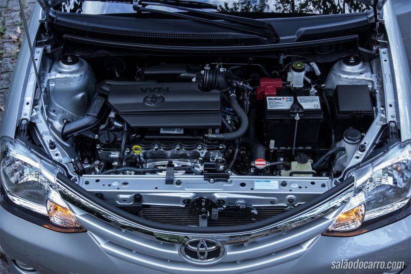 Toyota Etios XLS automático