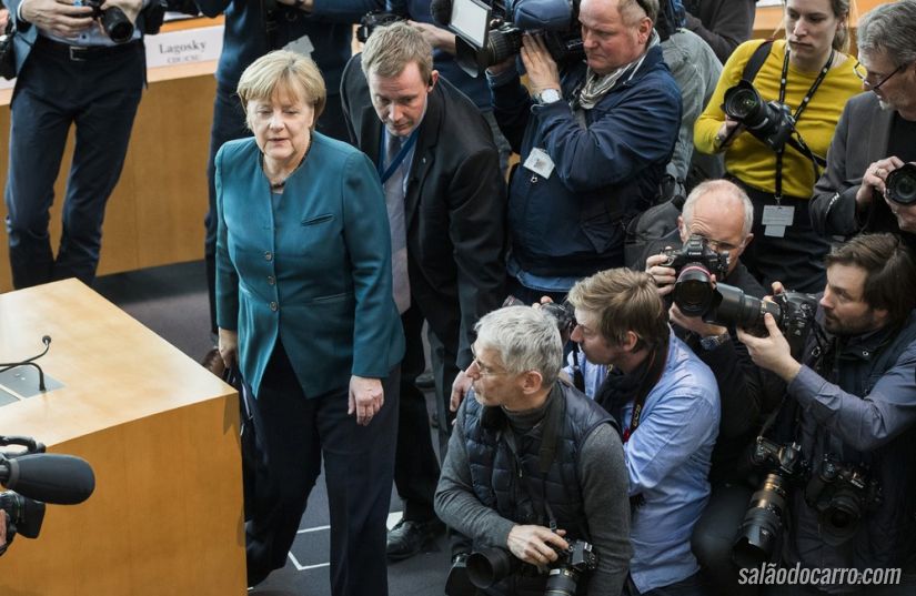 Merkel afirma que não sabia do escândalo do diesel da Volkswagen