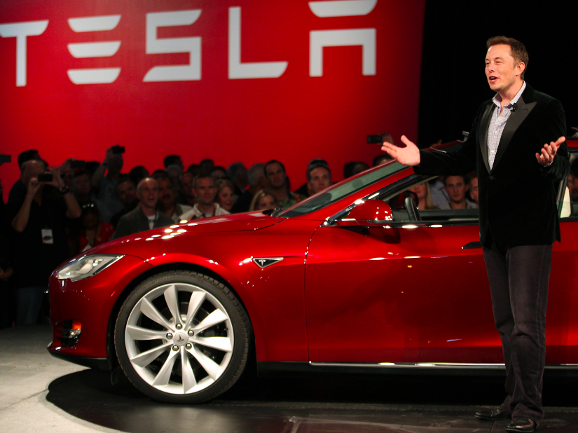 Tesla quer levantar recursos para acelerar produção do Model 3