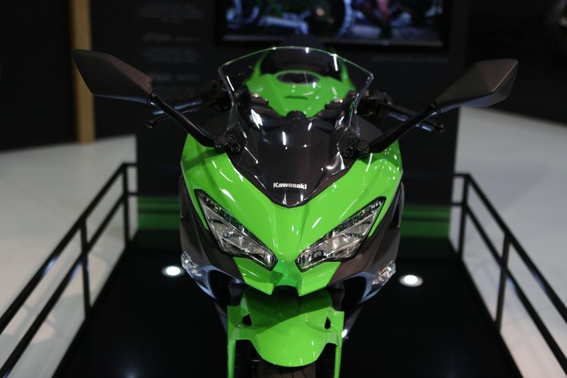 Kawasaki vai vender Ninja 400 e Z 900 RS no Brasil até 2018