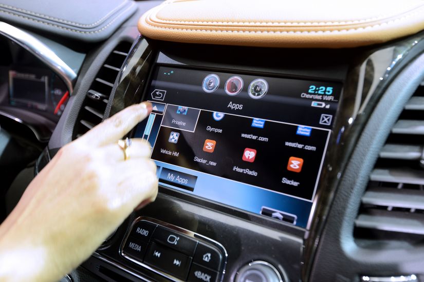 GM inclui app com funcionalidades comerciais na tela do carro nos EUA