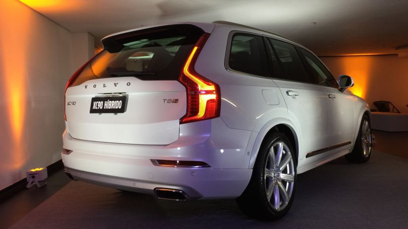 Volvo confirma novo XC90 2018 com mais equipamentos