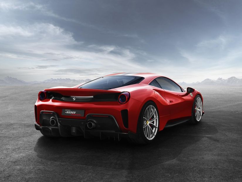 Ferrari apresenta modelo esportivo 488 Pista