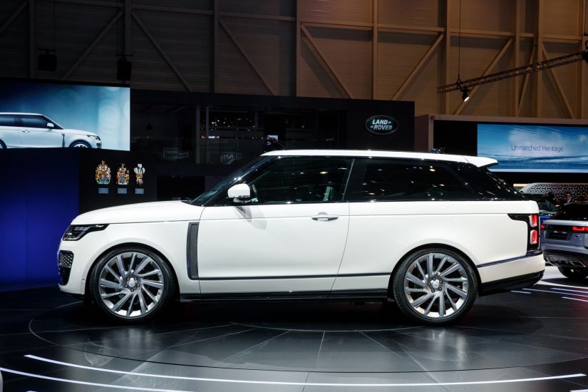Land Rover apresenta SUV grande transformado em cupê