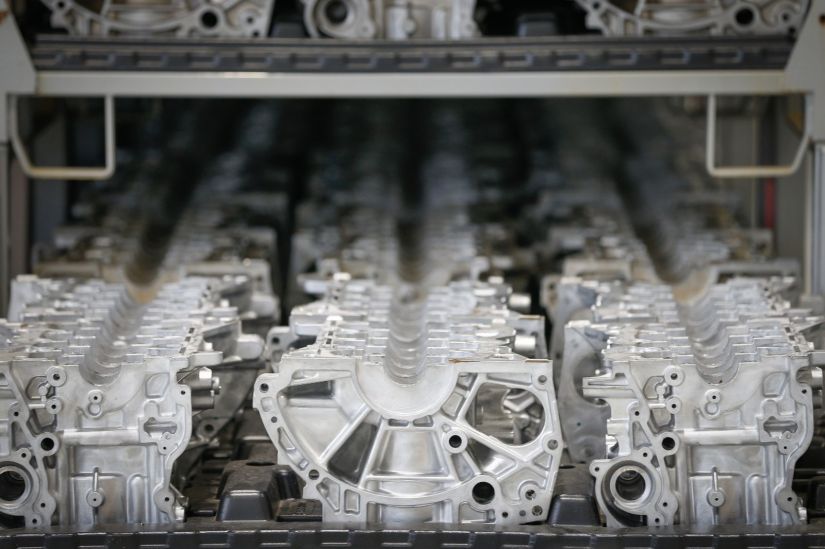 Renault inaugura fábrica de componentes no Paraná