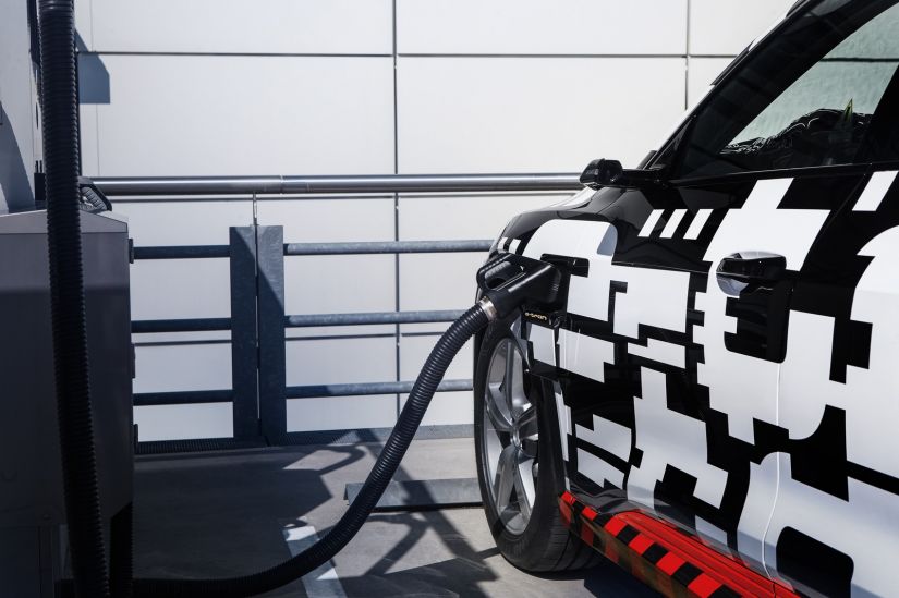 Audi apresenta SUV elétrico com autonomia de 400 km
