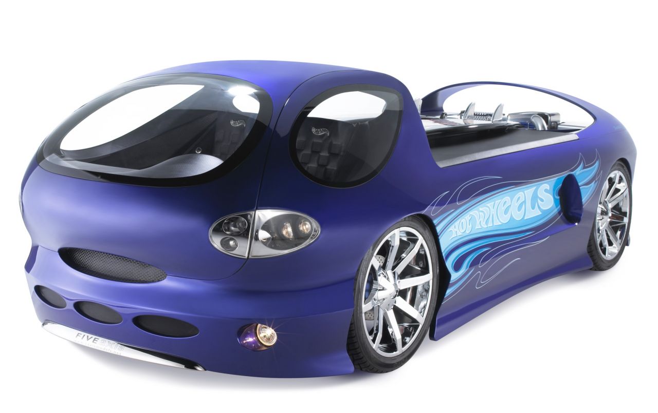 Pegamos uma carona no Hot Wheels Uber, um carro de brinquedo em tamanho real