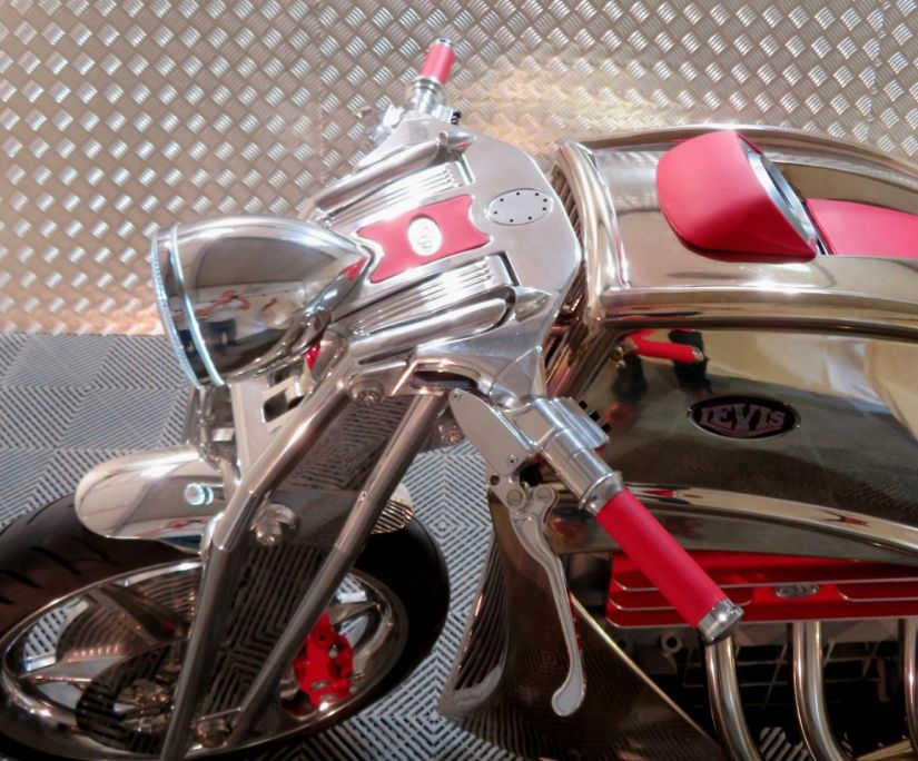 Levis Motorcycles lança modelo Café Racer V6