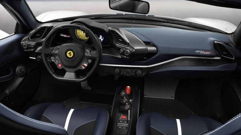 Ferrari revela 488 Pista Spider em Pebble Beach