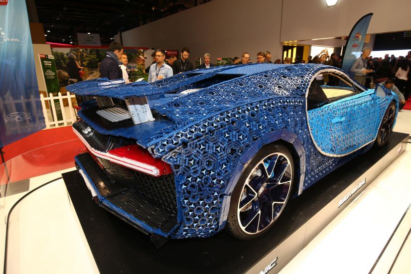 Bugatti de Lego é atração principal no Salão de Paris 2018