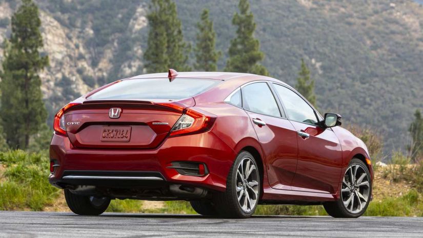Honda mostra Civic renovado na versão Touring 