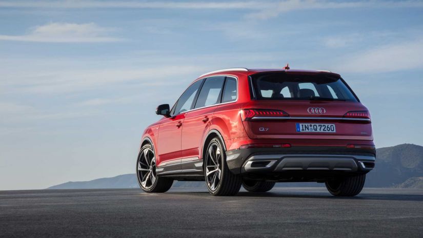 Audi lança novo visual para o Q7 e pode ganhar versões hibridas
