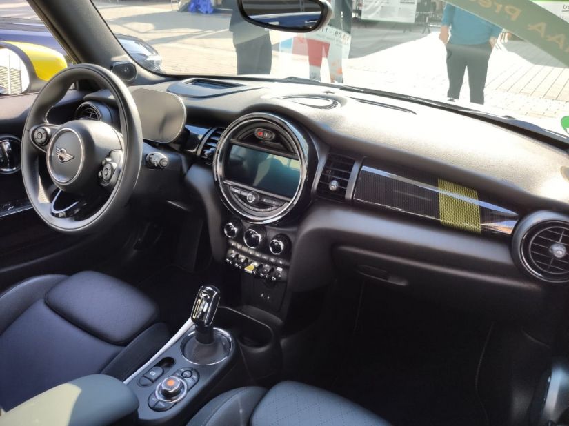 Mini apresenta Cooper SE elétrico e confirma lançamento no Brasil