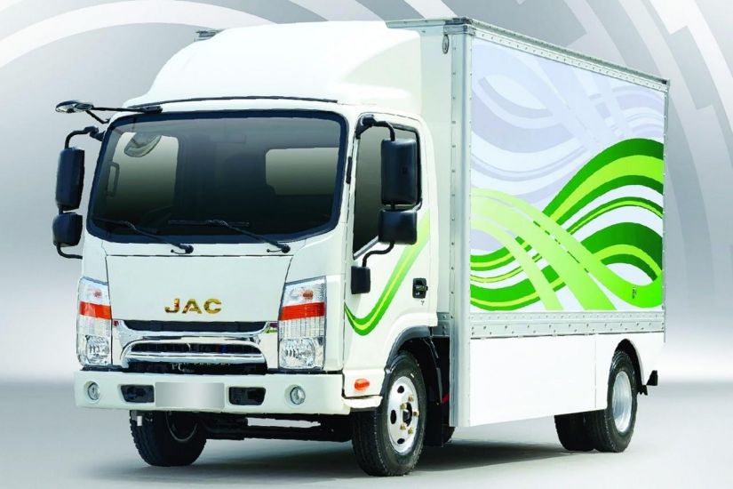JAC lança quatro novos modelos de carros elétricos