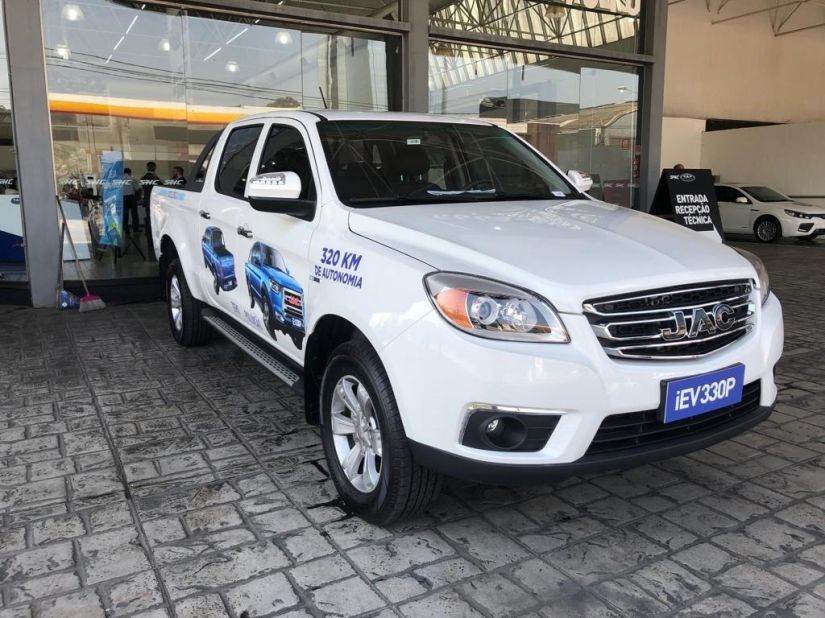 JAC lança quatro novos modelos de carros elétricos