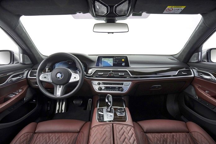 BMW anuncia Série 7 com cara nova e versão híbrida plug-in