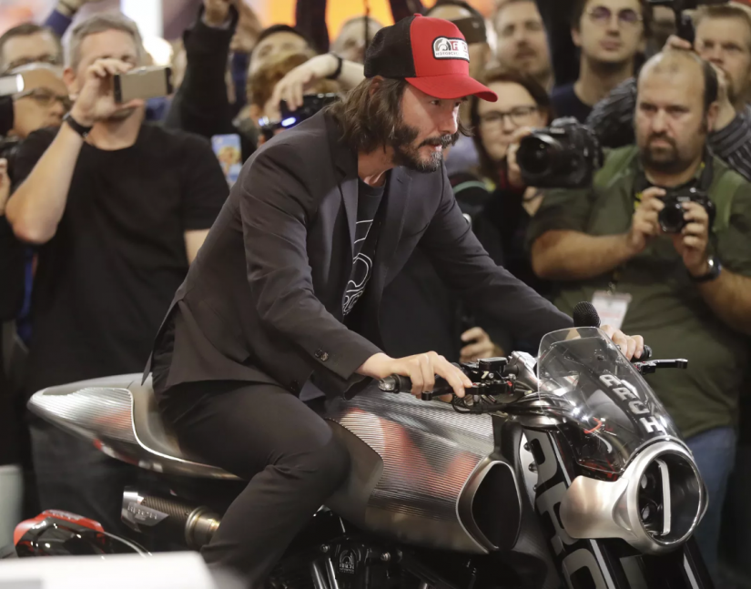 Keanu Reeves lança sua moto Arch KRGT-1 2020