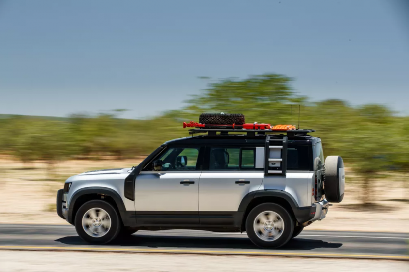 Nova geração do Land Rover Defender chega nas lojas brasileiras