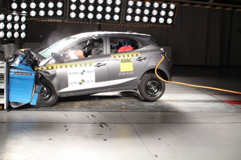 Hyundai HB20 e Ford Ka tiram zero no teste de segurança do Latin NCAP