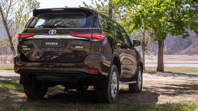 Toyota SW4 vai ganhar nova geração em 2022