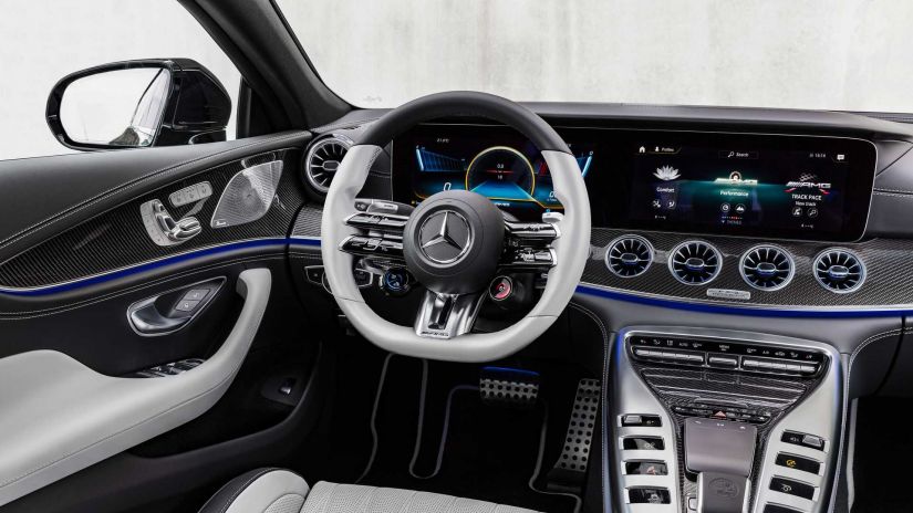 Mercedes-AMG GT Coupé 2022 terá atualização na cabine