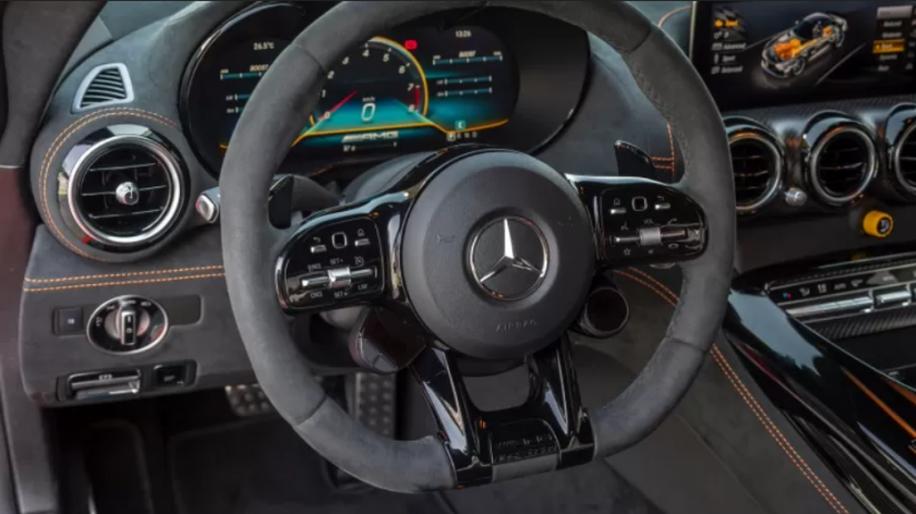 Mercedes lança AMG GT Black Series no Brasil
