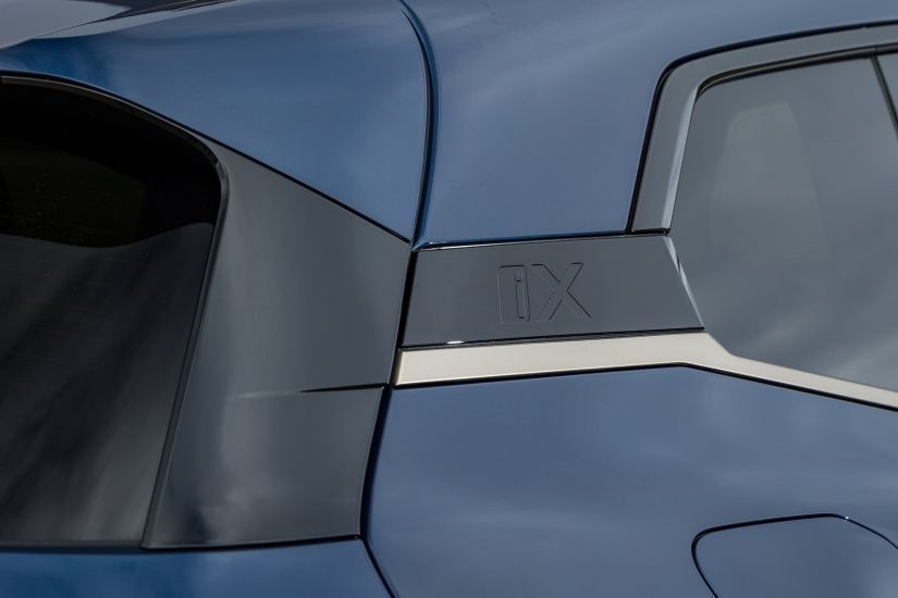 BMW terá tecnologia para mudar cor do carro com apenas um botão