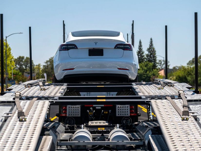 Tesla anuncia recall global de um terço dos veículos produzidos até agora