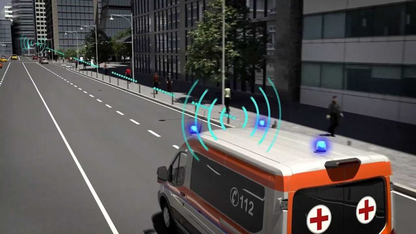 Ford trabalha em tecnologia que conecta semáforos inteligentes com carros