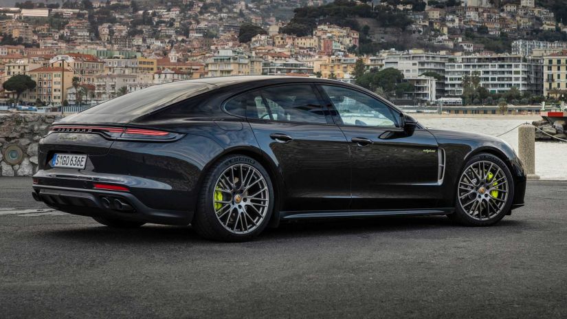 Porsche lança Panamera 4 e-Hybrid Platinum Edition no Brasil