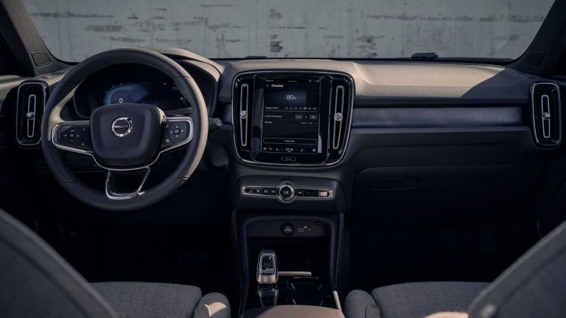Volvo lança versão de entrada do XC40 elétrico