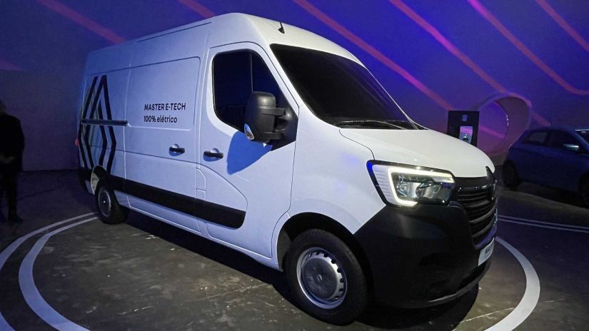 Renault disponibiliza novo Kangoo E-Tech elétrico em pré-venda no Brasil