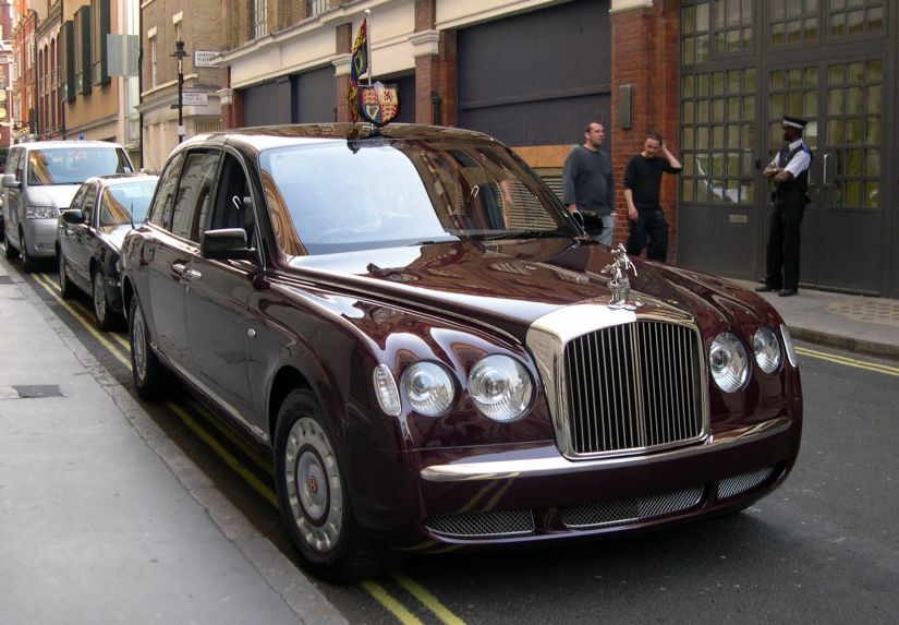 Relembre alguns dos principais carros que passaram pela rainha Elizabeth II